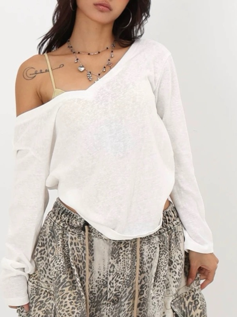 NWOT Women’s White Off-Shoulder Long Sleeve Top